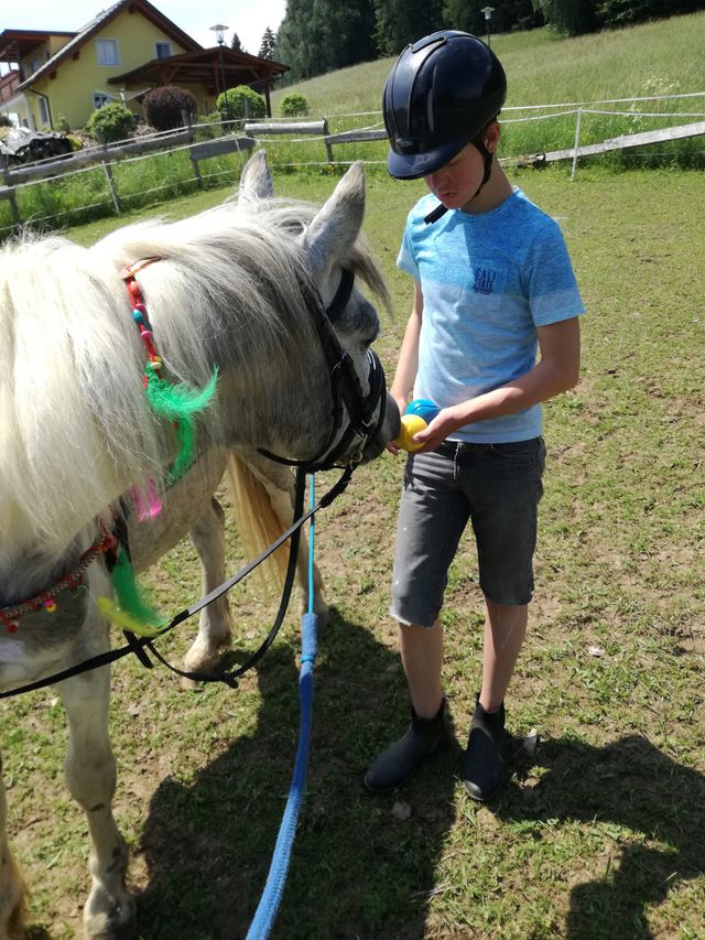 Jacki, Tobi